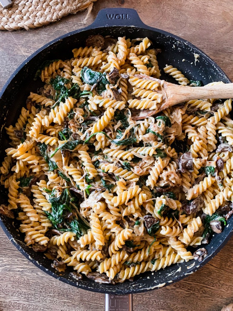 kremet pasta med sopp og spinat enkel oppskrift kosemat