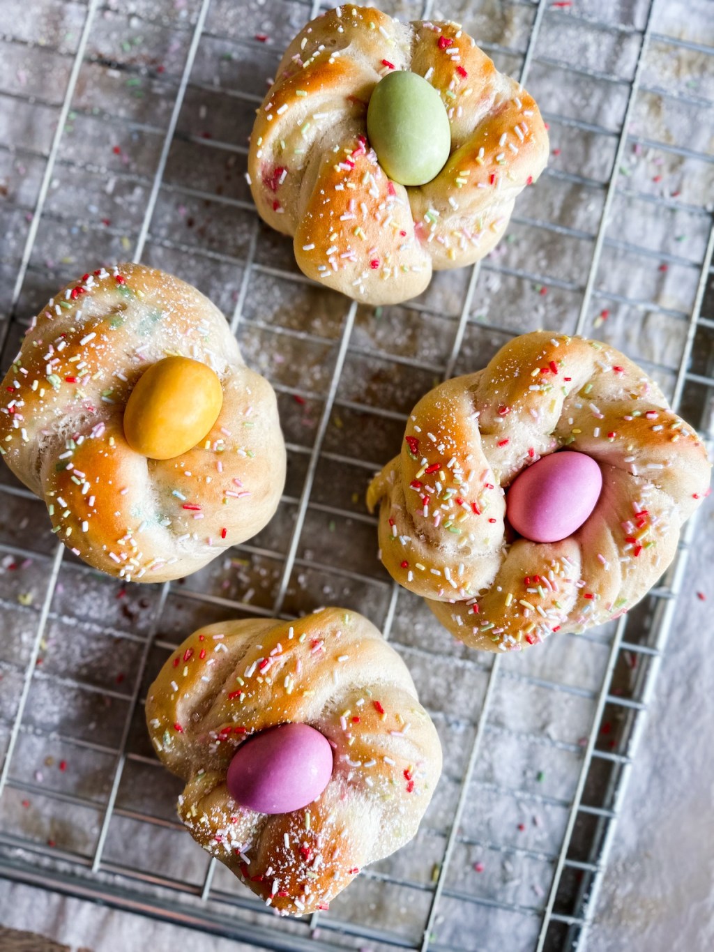 Påskeboller påskekos baking oppskrift gjærbakst