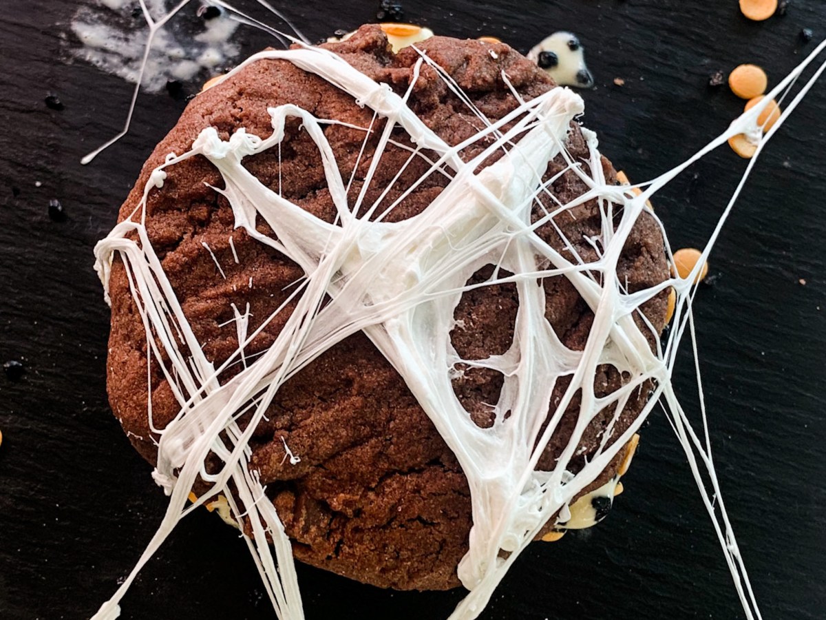 Halloween kjeks – med&nbsp;spindelvev