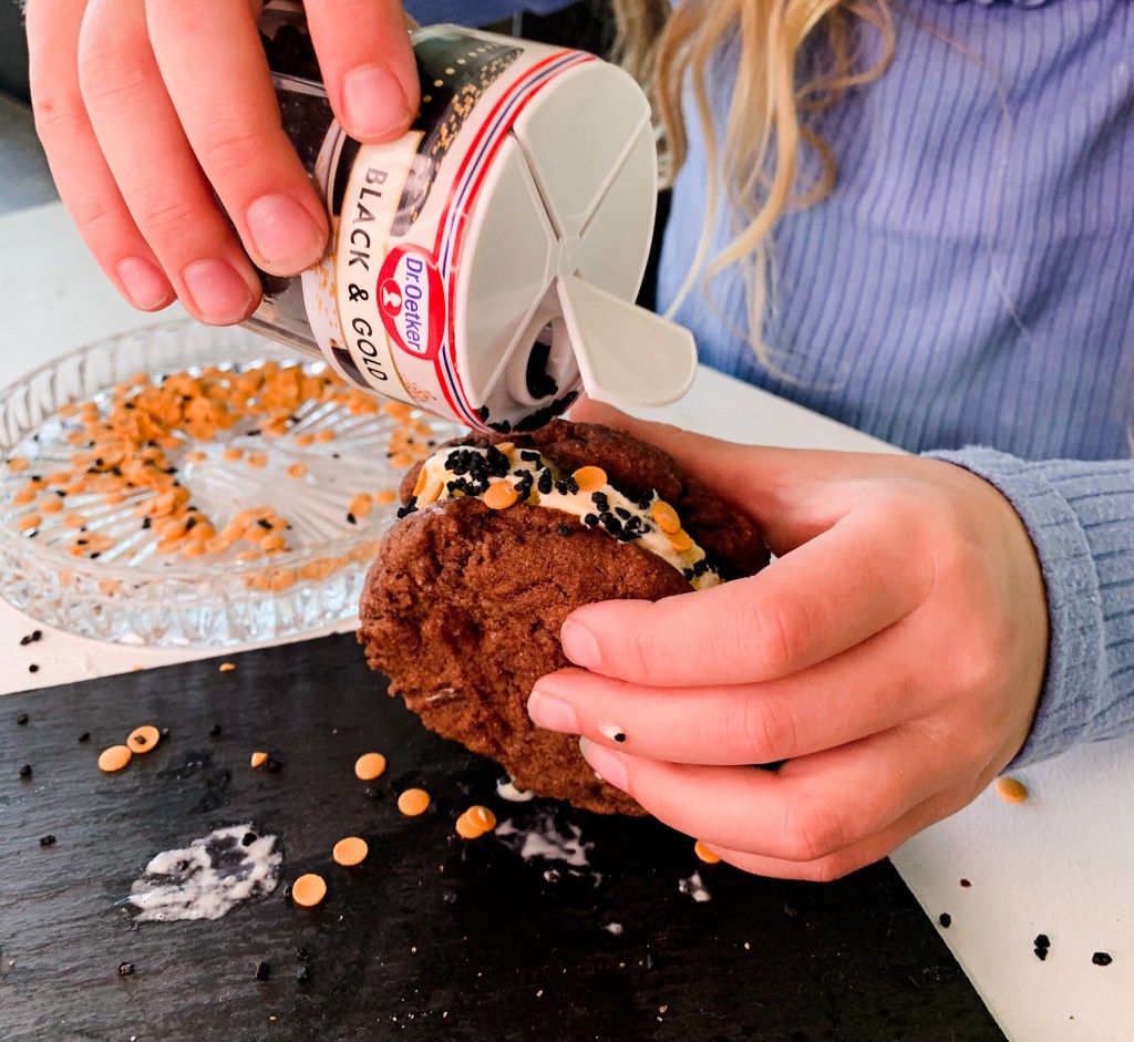 halloween dessert tips snacks servering