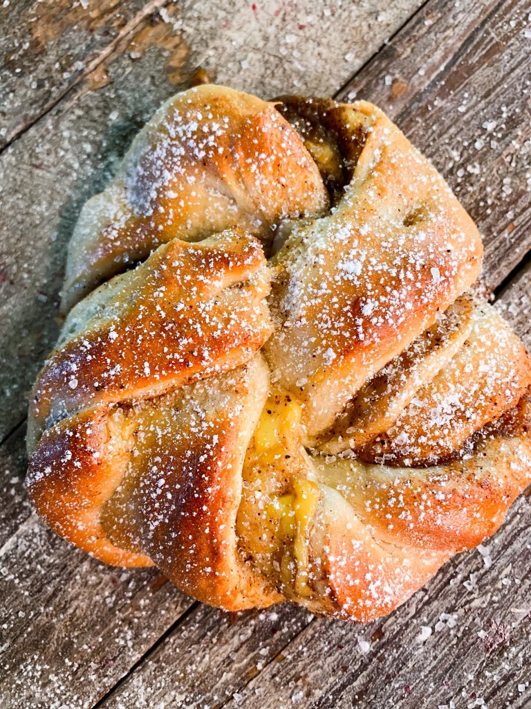 Kanelknuter med vaniljekrem oppskrift