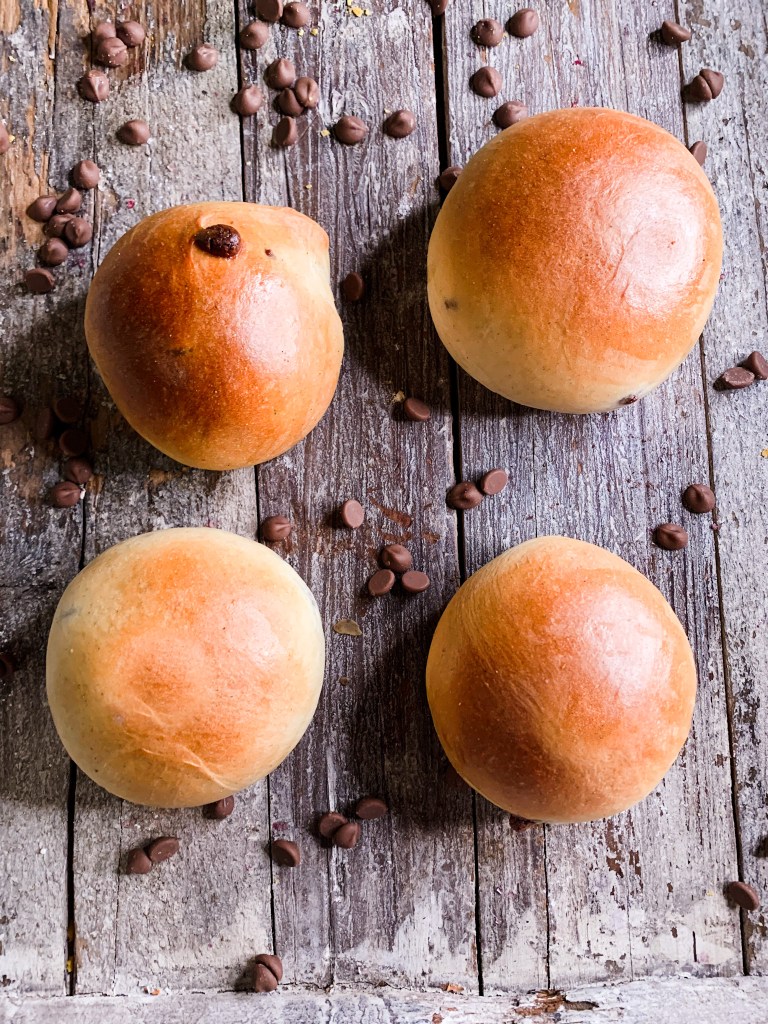 Oppskrift på luftige hveteboller