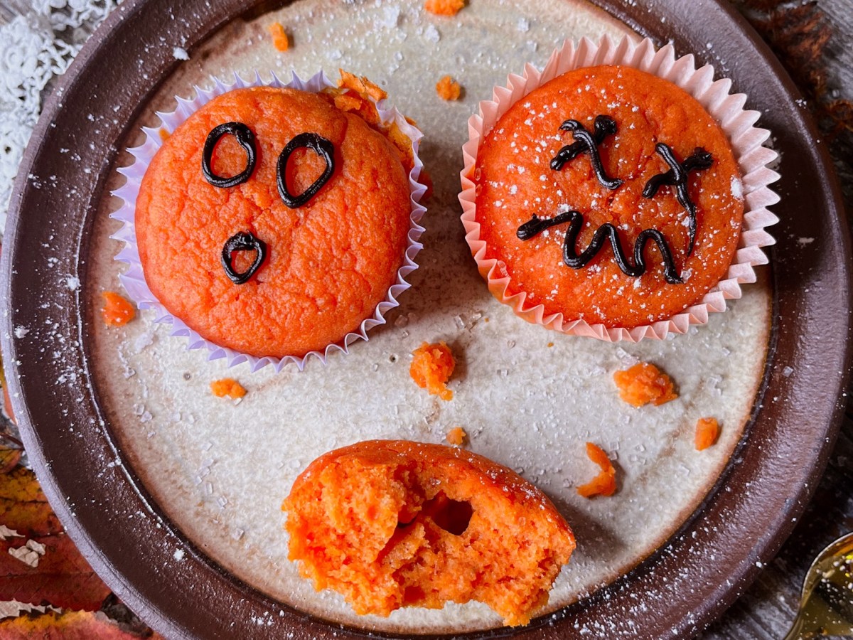 Halloween muffins med&nbsp;gresskarpuré