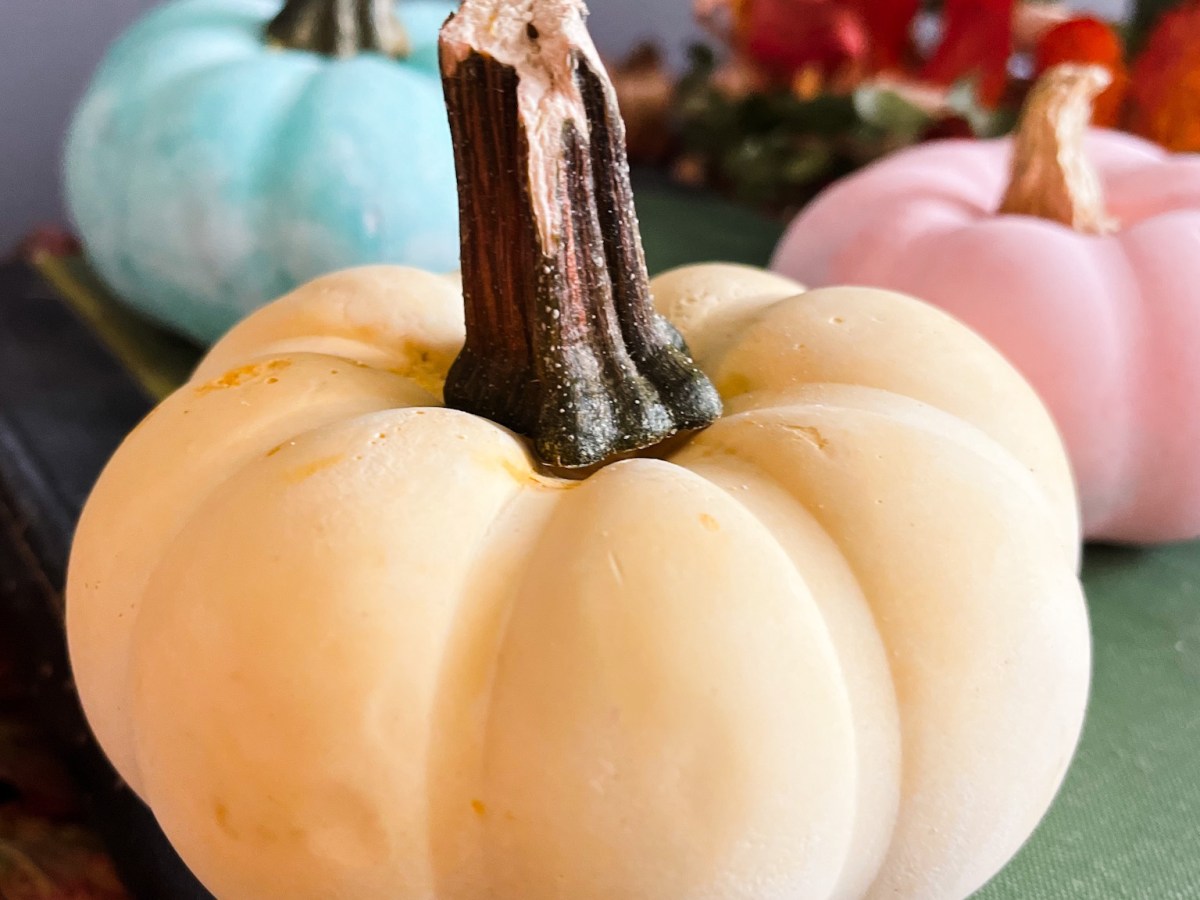 Slik lager du gresskar av gips |&nbsp;DIY